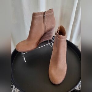 Lucky Brand Suede Ankle Booties in Taupe Brown
